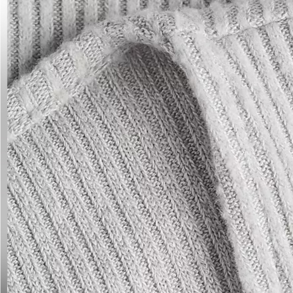 Express Ladies Heather Gray Long Sleeve Faux Wrap Throng Bodysuit NWT - Picture 7 of 10